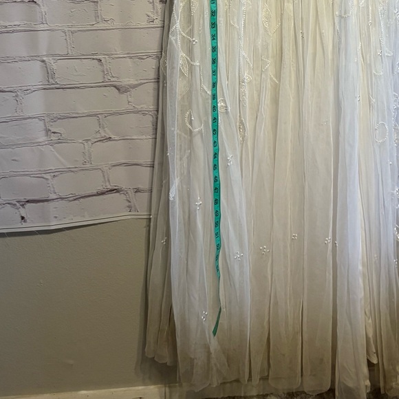 ASOS DESIGN Curve Mila Wedding Dress - Picture 16 of 16